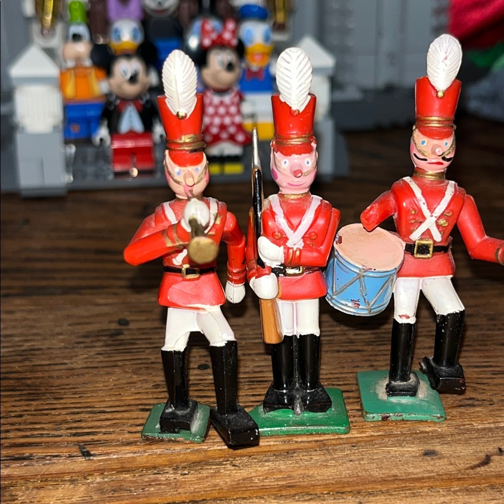 Vintage 1961 Babes in Toyland Disneykins Toy Soldiers Hand Painted Set Disney - Picture 2 of 6